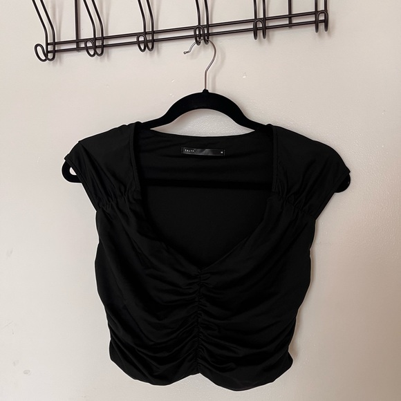 Black ruched crop top - Picture 2 of 4